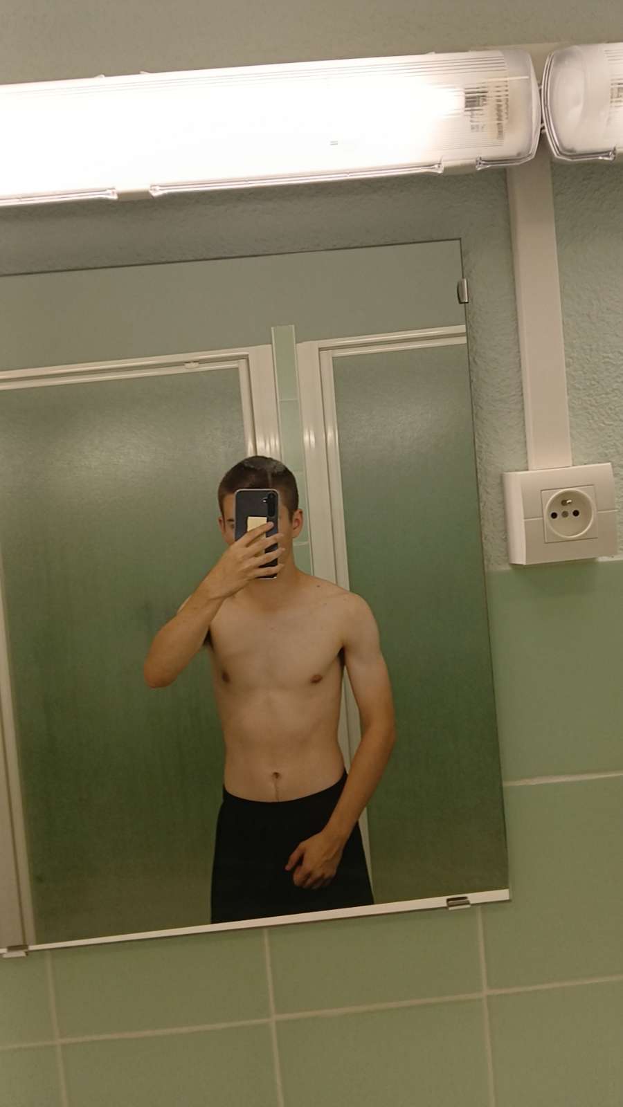 Profil de Yaneck, 19 ans, Rencontre à Mervin