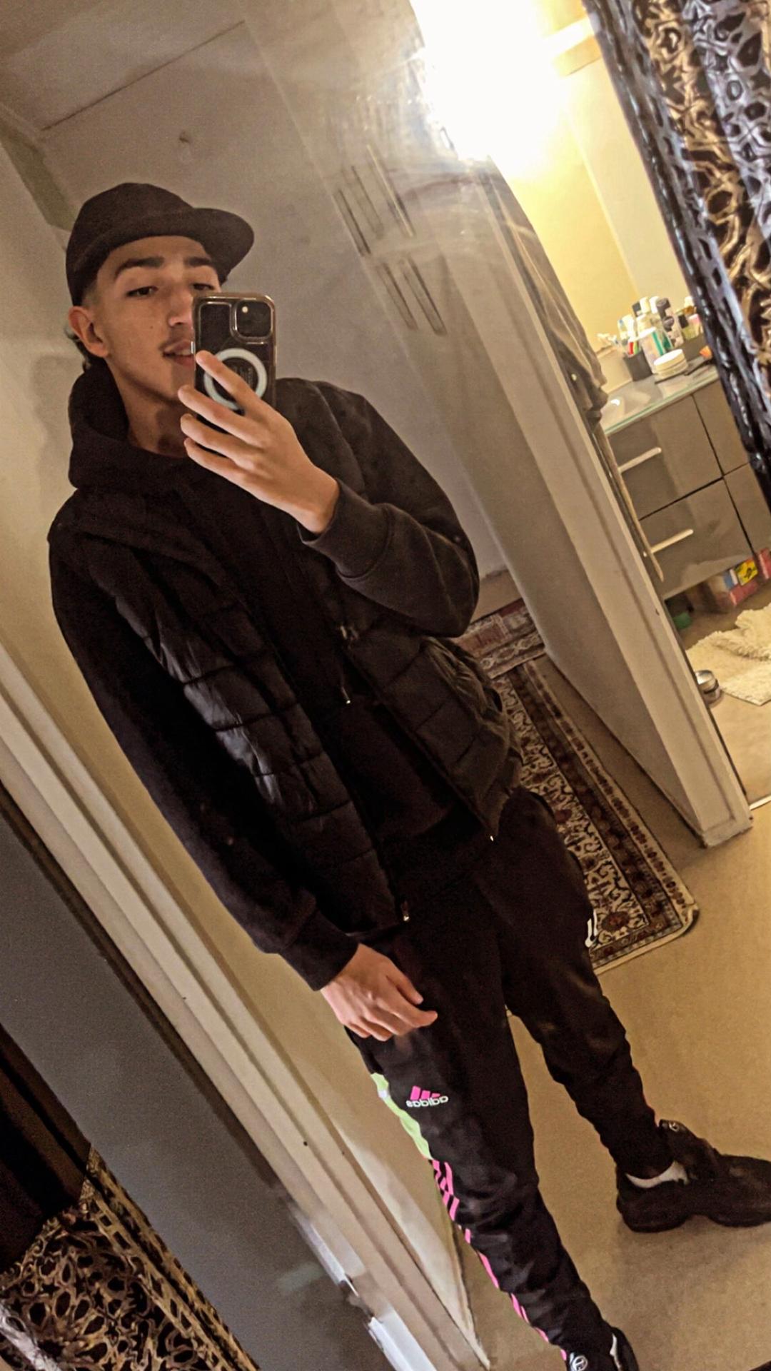 Profil de Wenceslas, 18 ans, Rencontre à Waterloo