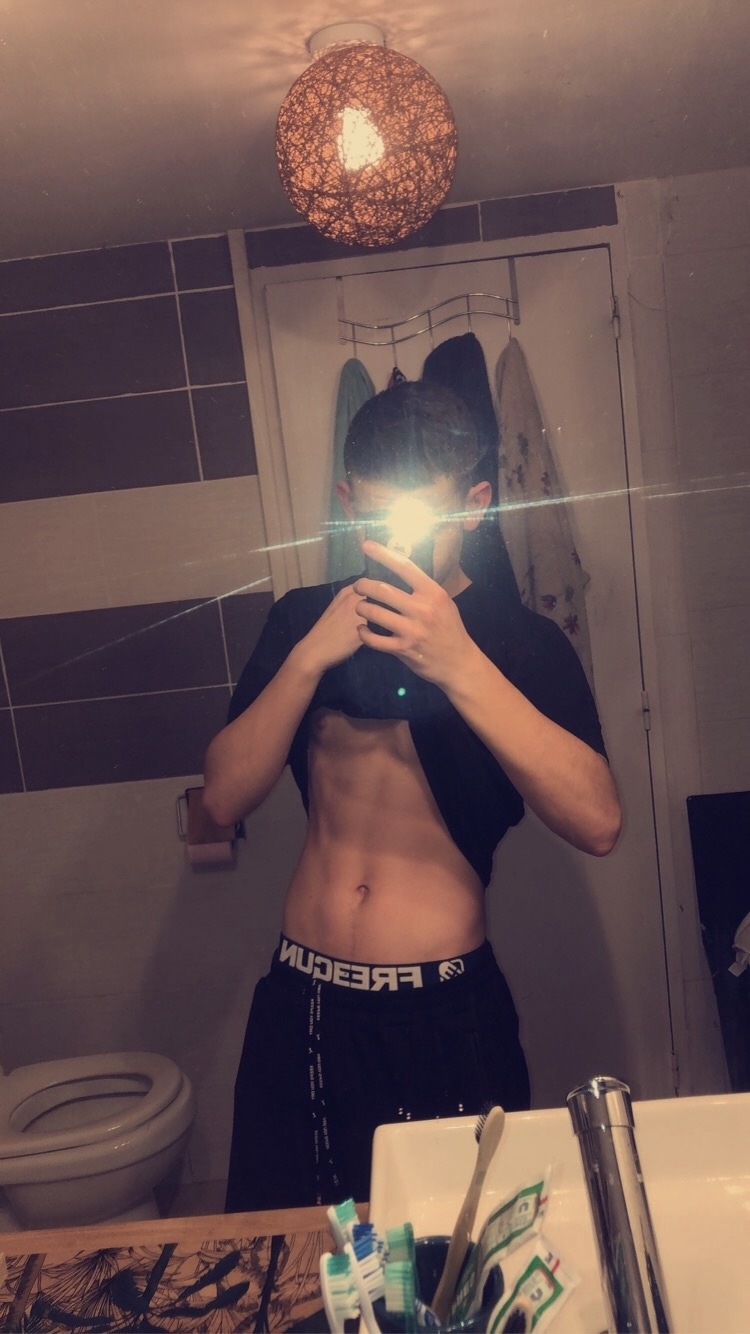 Profil de Ekhi, 19 ans, Rencontre à Leross